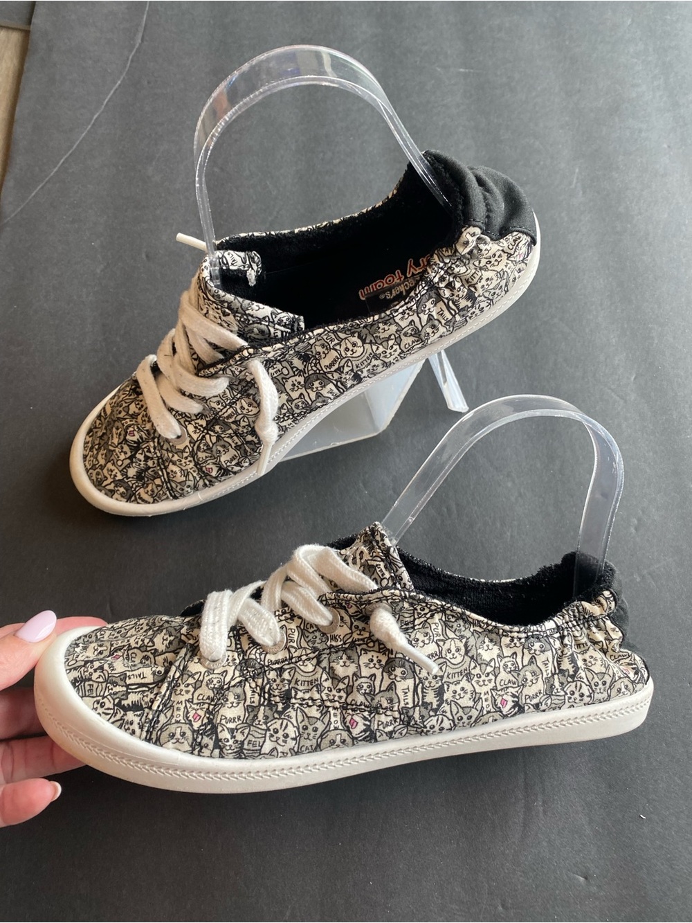 Bobs for Dogs and Cats Beach Bingo - Purr Party Slip-On Casual Sneakers 6.5